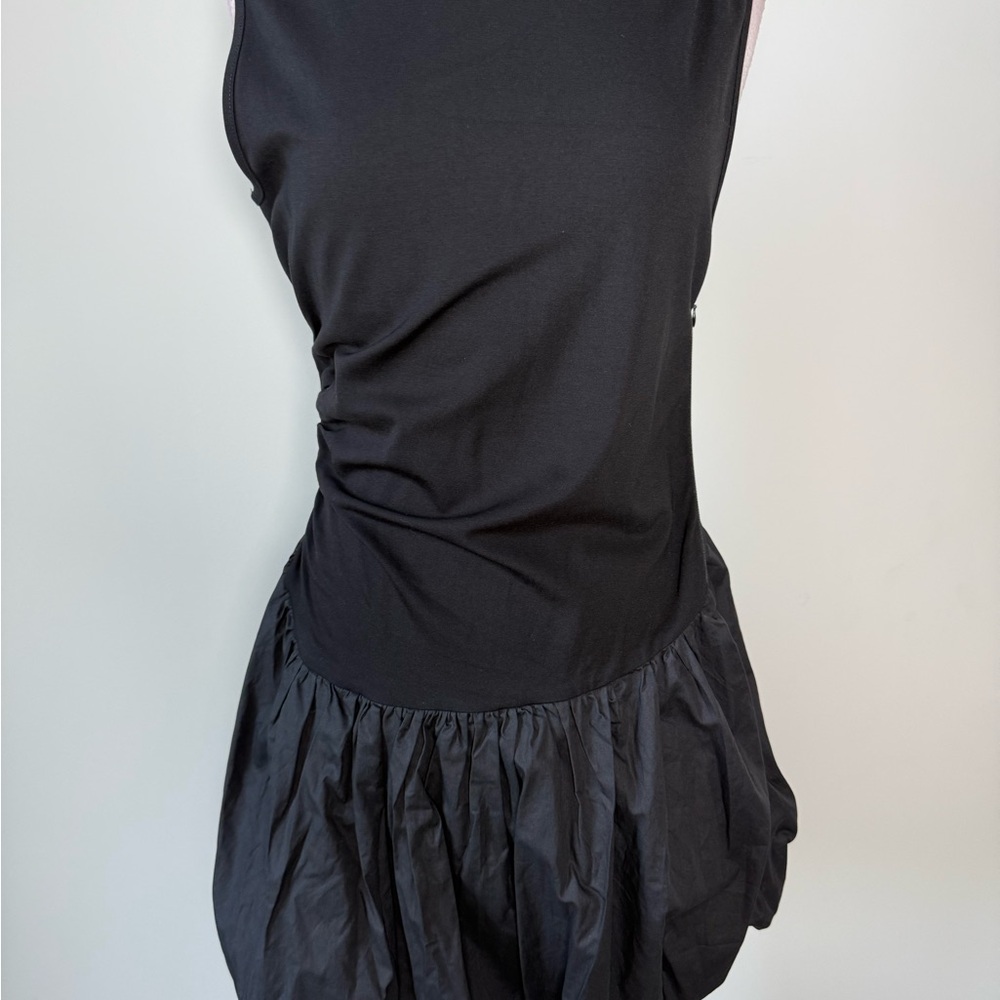 Chic Black Bubble Skirt Dress - Picture 2 of 4
